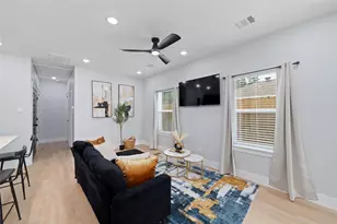 1615 Dolly Wright St, Houston, TX 77088 - Photo 15