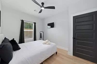 1615 Dolly Wright Street #B, Houston, TX 77088 - Photo 9