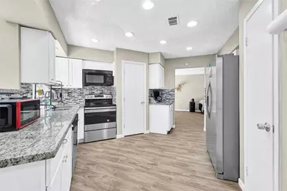19327 Cypress Harbor Drive, Katy, TX 77449 - Photo 7