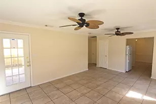 409 Commerce St, Tomball, TX 77375 - Photo 3
