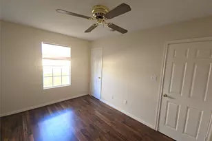 409 Commerce St, Tomball, TX 77375 - Photo 9