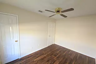 409 Commerce St, Tomball, TX 77375 - Photo 11
