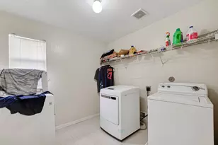 15510 Satsuma Point Ct, Houston, TX 77049 - Photo 5