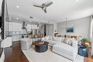 910 W 18th St, Houston, TX 77008 - Photo 1