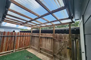 11002 Hammerly Blvd, Houston, TX 77043 - Photo 19