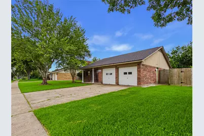 10306 Rustic Rock Road, La Porte, TX 77571 - Photo 3