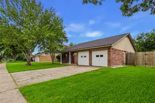 10306 Rustic Rock Rd, La Porte, TX 77571 - Photo 3