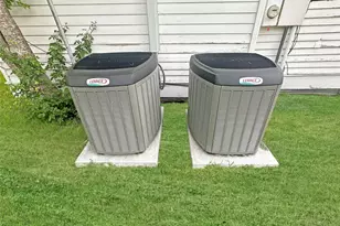 307 N Pecan, Moulton, TX 77975 - Photo 23