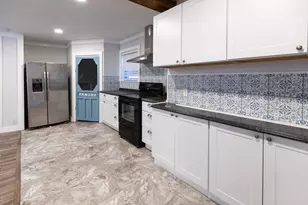 1425 15th St, Huntsville, TX 77340 - Photo 5