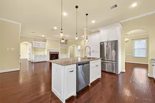 4727 Lake Village Dr, Fulshear, TX 77441 - Photo 9