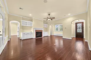 4727 Lake Village Dr, Fulshear, TX 77441 - Photo 11
