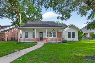 4727 Lake Village Dr, Fulshear, TX 77441 - Photo 1