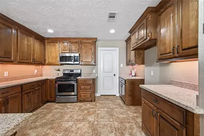 255 Mossy Meadow Drive, West Columbia, TX 77486 - Photo 9