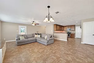 255 Mossy Meadow Dr, West Columbia, TX 77486 - Photo 7