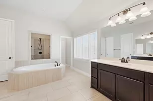 122 Cliftons Curv Wy, Montgomery, TX 77316 - Photo 17