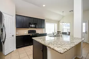 1516 Meadow Wood Dr, Pearland, TX 77581 - Photo 5