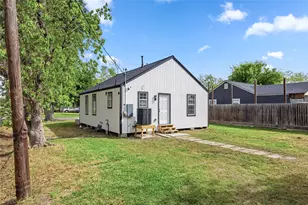 300 Hafer St, Baytown, TX 77520 - Photo 17