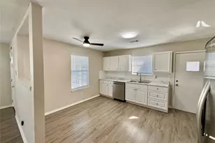 303 Enid St, Houston, TX 77009 - Photo 11