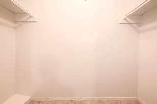 1108 W Tri Oaks Ln, Houston, TX 77043 - Photo 23