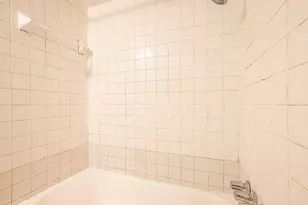 1108 W Tri Oaks Ln, Houston, TX 77043 - Photo 25