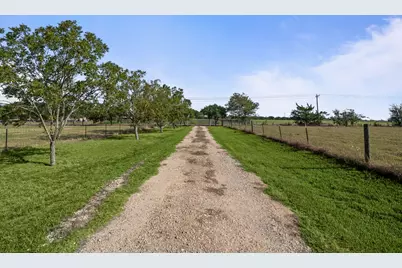 220 Klesel Road, Schulenburg, TX 78956 - Photo 39