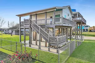 963 Verdia W, Crystal Beach, TX 77650 - Photo 29