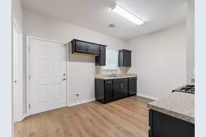 118 W Dahlgreen, Wharton, TX 77488 - Photo 7