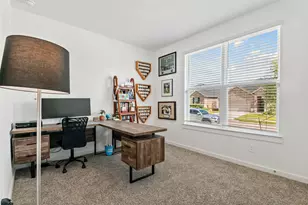 560 Newcomb Holw Dr, Conroe, TX 77304 - Photo 7