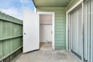 7700 W Airport Blvd, Houston, TX 77071 - Photo 25