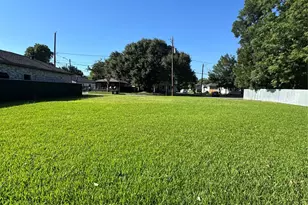 1458 E 33rd St, Houston, TX 77022 - Photo 1