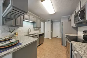 3311 Golden Trails Dr, Houston, TX 77345 - Photo 5