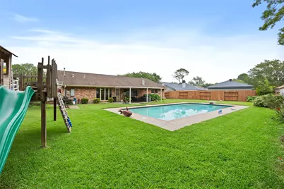 1922 Crooked Creek Lane, Pearland, TX 77581 - Photo 25
