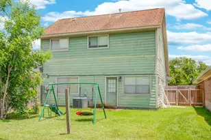 209 Almond Dr, Lake Jackson, TX 77566 - Photo 9