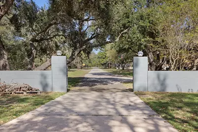 104 N Hickory Lane, Columbus, TX 78934 - Photo 27