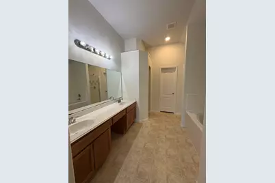 1902 Creegan Park Court, Houston, TX 77047 - Photo 35