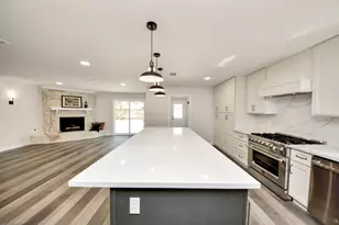 12026 Sugar Springs Dr, Houston, TX 77077 - Photo 23