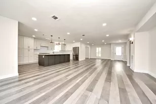 12026 Sugar Springs Dr, Houston, TX 77077 - Photo 17