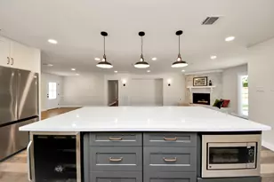 12026 Sugar Springs Dr, Houston, TX 77077 - Photo 23