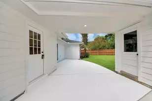 12026 Sugar Springs Dr, Houston, TX 77077 - Photo 37