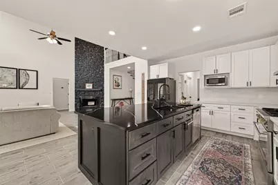 4423 Parkwater Cove Court SE, Sugar Land, TX 77479 - Photo 17