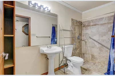 1119 Meadowvale, Beaumont, TX 77706 - Photo 13