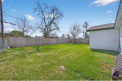 2202 Alabama Street, Baytown, TX 77520 - Photo 31