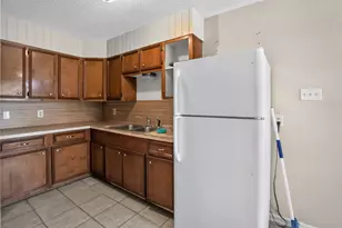 624 N McCampbell St, Aransas Pass, TX 78336 - Photo 11