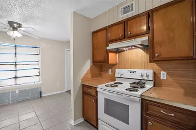 624 N McCampbell Street, Aransas Pass, TX 78336 - Photo 15