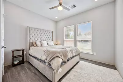 8009 Sterlingshire Street #B, Houston, TX 77078 - Photo 9