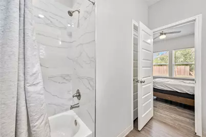 8009 Sterlingshire Street #B, Houston, TX 77078 - Photo 11