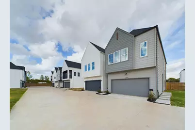 3004 Jensen Springs Lane, Houston, TX 77026 - Photo 3
