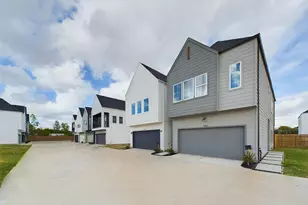 3004 Jensen Spgs Ln, Houston, TX 77026 - Photo 3