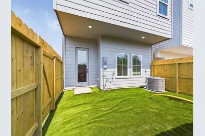 3004 Jensen Springs Lane, Houston, TX 77026 - Photo 29
