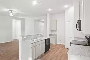 611 Burkett St, Dayton, TX 77535 - Photo 9